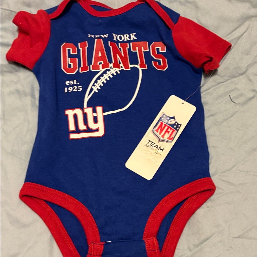 NWT New York Giants Baby Onesie 6/9 month